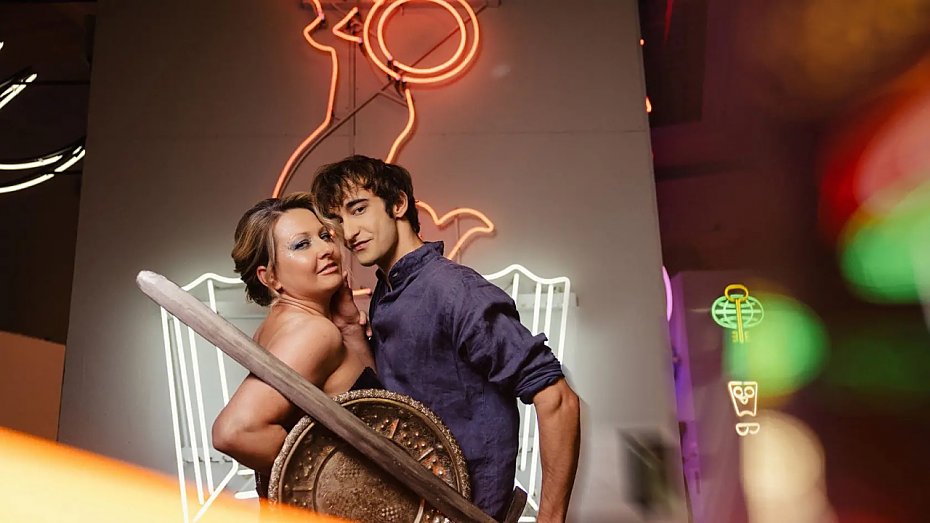 P� wieku temu w alternatywnej rzeczywisto�ci. Mi�oszewski w Teatrze Komedia