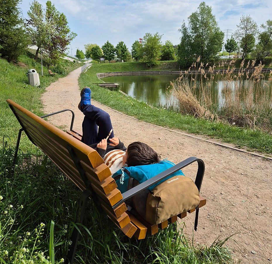 Glinianki Sznajdra ton� w ciemno�ciach. Czy ratusz rozja�ni ten teren?