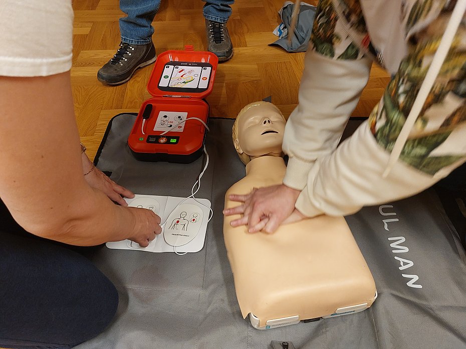 Radna apeluje o kursy pierwszej pomocy dla senior�w