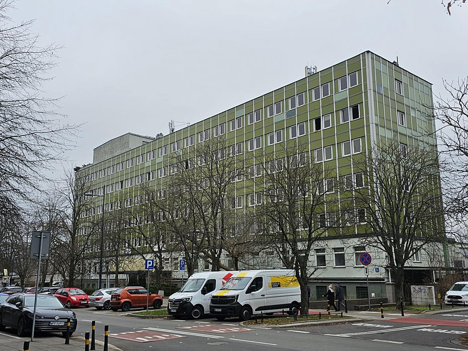 alt='Rozbieraj� "Elektr�". B�d� kolejne bloki'