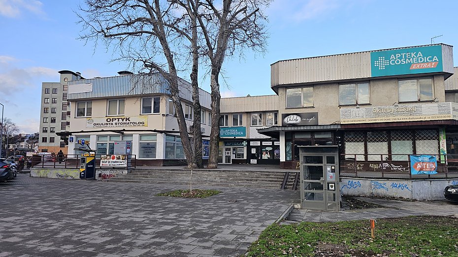 Pawilon niszczeje. Miasto i sp�dzielnia walcz� w s�dach