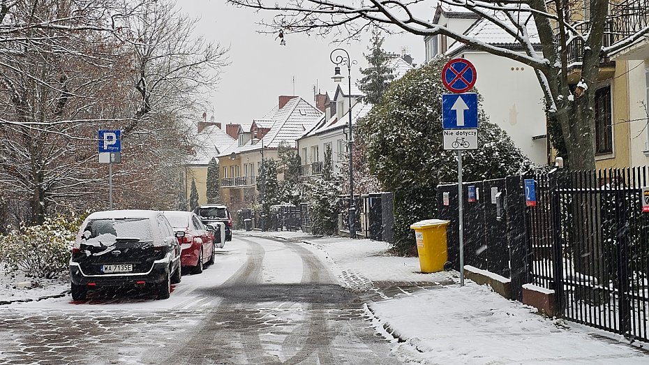 Brakuje parkomatu przy przychodni na Szajnochy