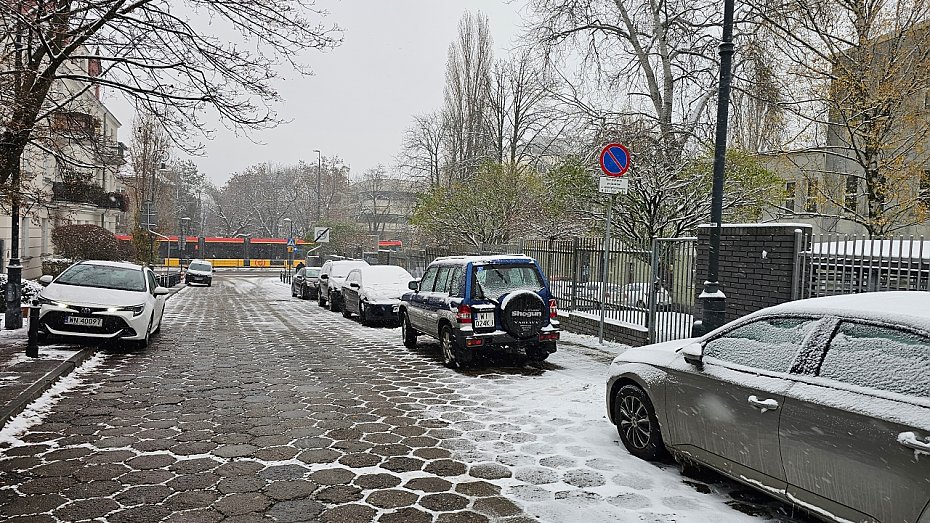 Brakuje parkomatu przy przychodni na Szajnochy
