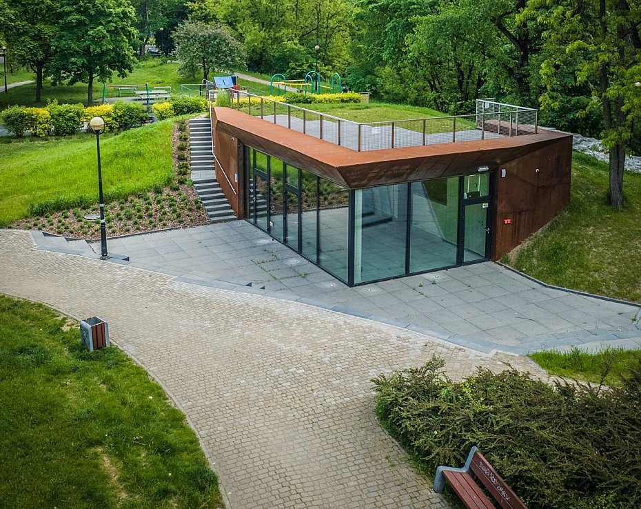 alt='Skwer Ormia�ski pogr��ony w mroku. Co na to urz�dnicy?'