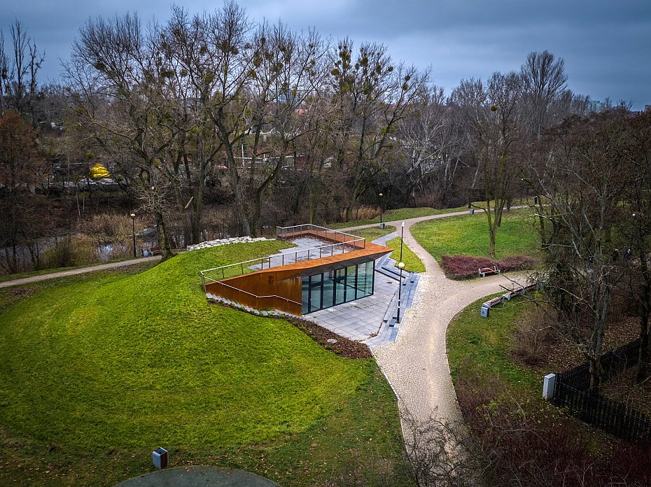 Skwer Ormia�ski pogr��ony w mroku. Co na to urz�dnicy?