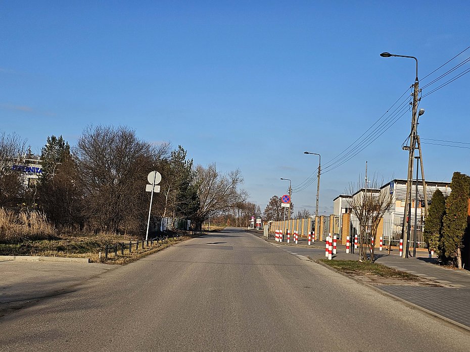 alt='Mieszka�cy chc� �cie�ki rowerowej na ul. Zau�ek. Ratusz stawia na Tempo 30'