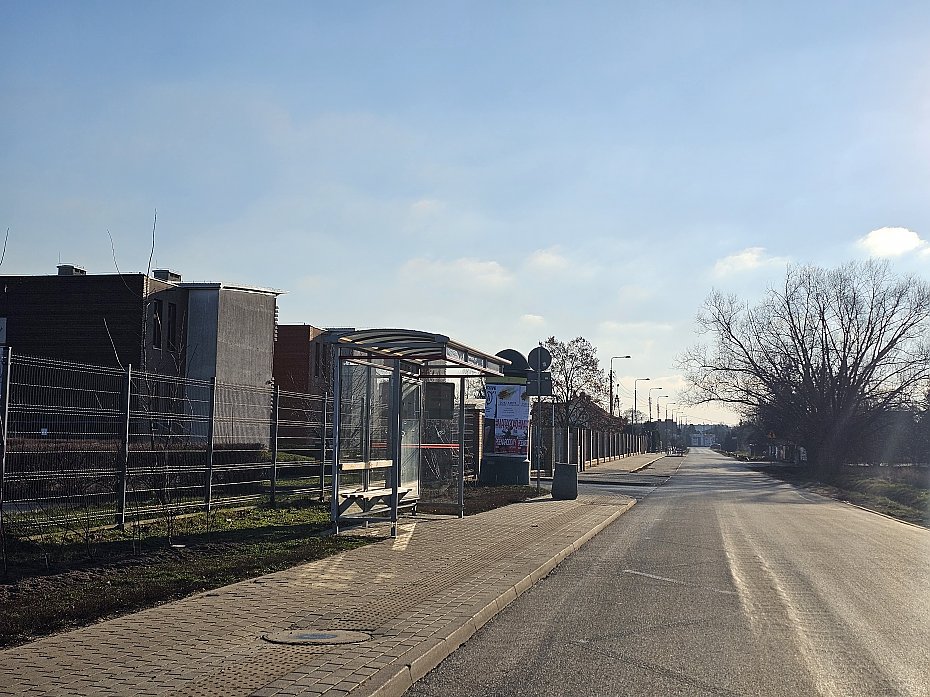 Mieszka�cy chc� �cie�ki rowerowej na ul. Zau�ek. Ratusz stawia na Tempo 30