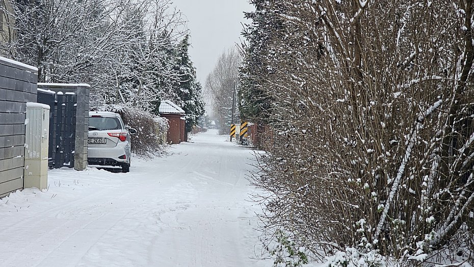 Mieszka�cy chc� asfaltu, ale wci�� s�ysz� "nie da si�"