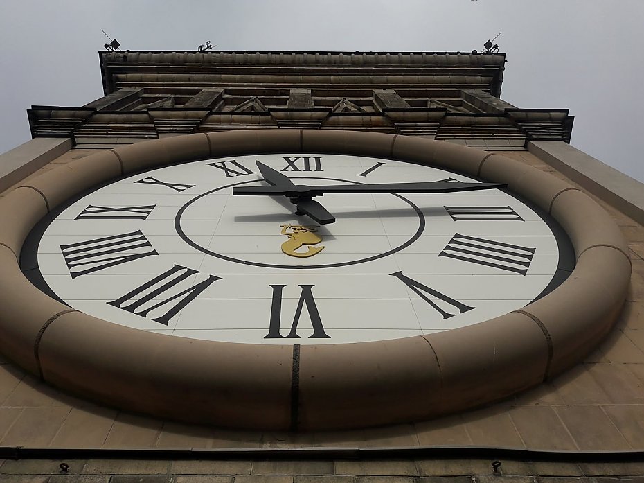 alt='Centrum Warszawy ju� wkr�tce bardziej punktualne? Nowe zegary w planach'