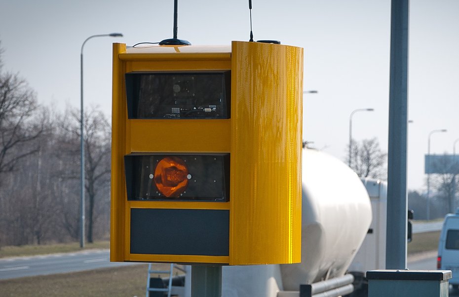 10 nowych fotoradar�w w �r�dmie�ciu i na Woli? Projekt trafi� do bud�etu obywatelskiego