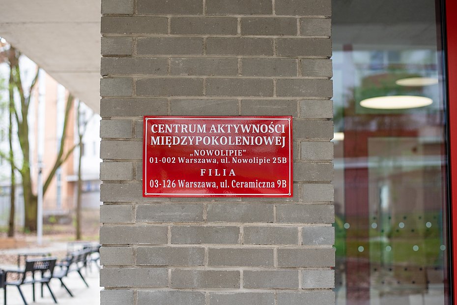 CAM ha�asuje w nocy. Mieszka�cy skar�� si� na wentylatory