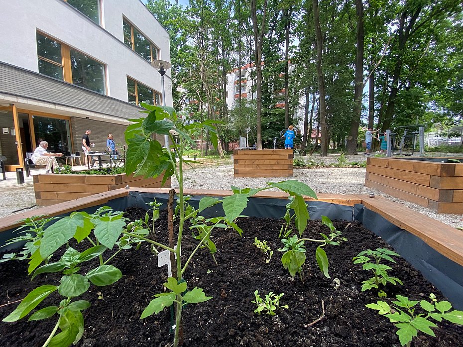 CAM ha�asuje w nocy. Mieszka�cy skar�� si� na wentylatory