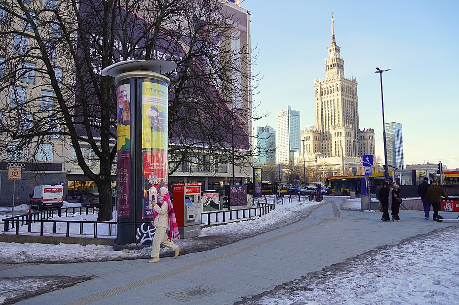 B�dzie bardziej zielono przy rondzie Dmowskiego. Plac przejdzie metamorfoz�