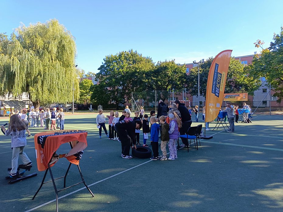 alt='Teren sportowy przy Or-Ota 5 do pilnej poprawy. Czy dzielnic� na to sta�?'