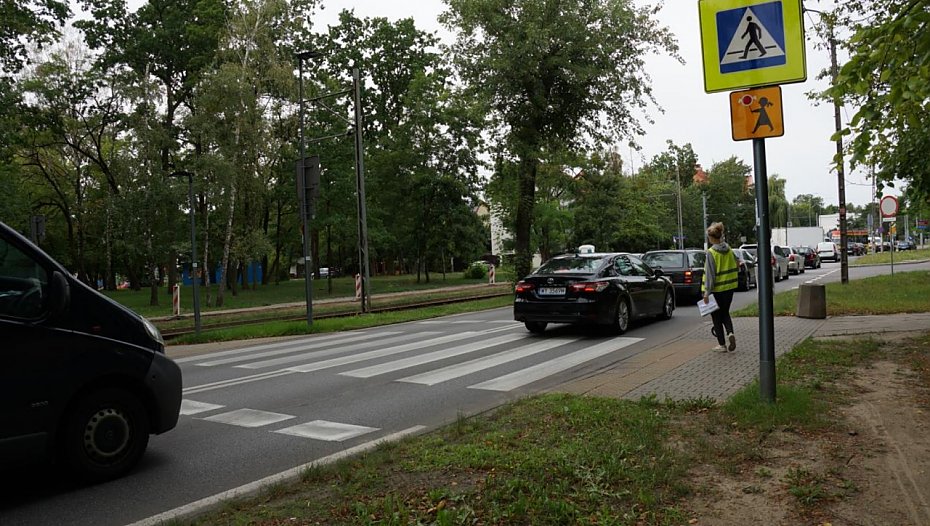 Niebezpieczne przej�cia na Starym Bemowie. Miasto zwleka z popraw�