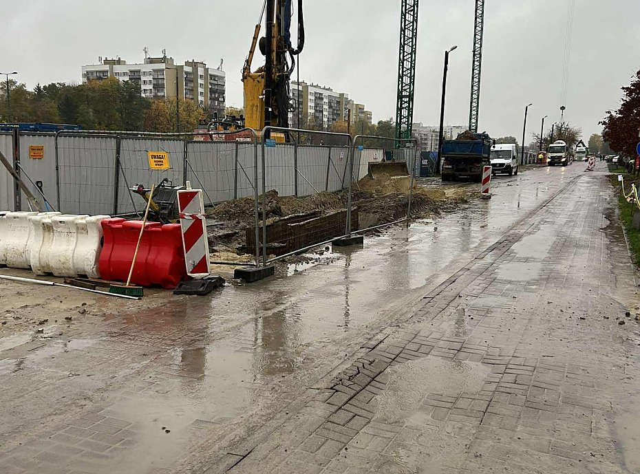 alt='Chaos przy Powsta�c�w �l�skich. Utrudnienia potrwaj� jeszcze d�ugo'