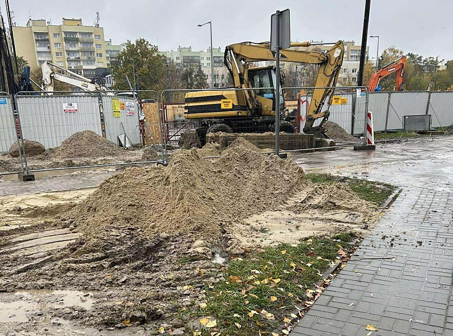 Chaos przy Powsta�c�w �l�skich. Utrudnienia potrwaj� jeszcze d�ugo