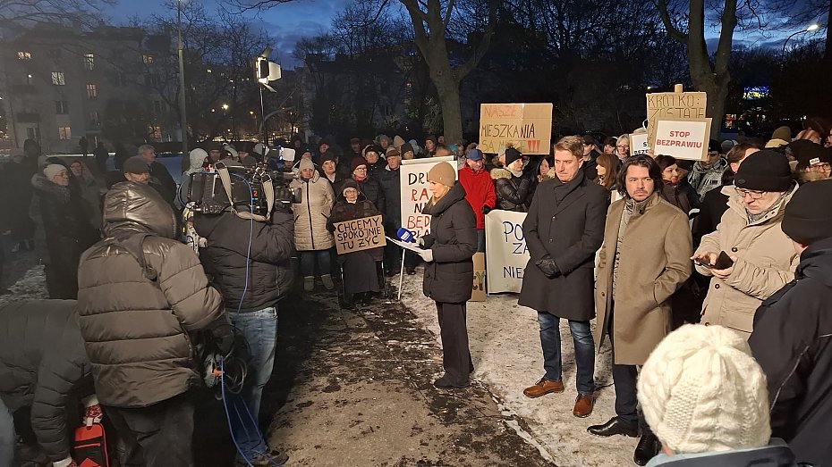 Problemy lokator�w blok�w przy G�rczewskiej. "40 lat tu �yjemy i teraz mam odda� mieszkanie?"