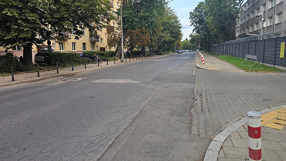 Krajewskiego do pilnej przebudowy. ZDM: "Priorytetem jest droga rowerowa na Mickiewicza"