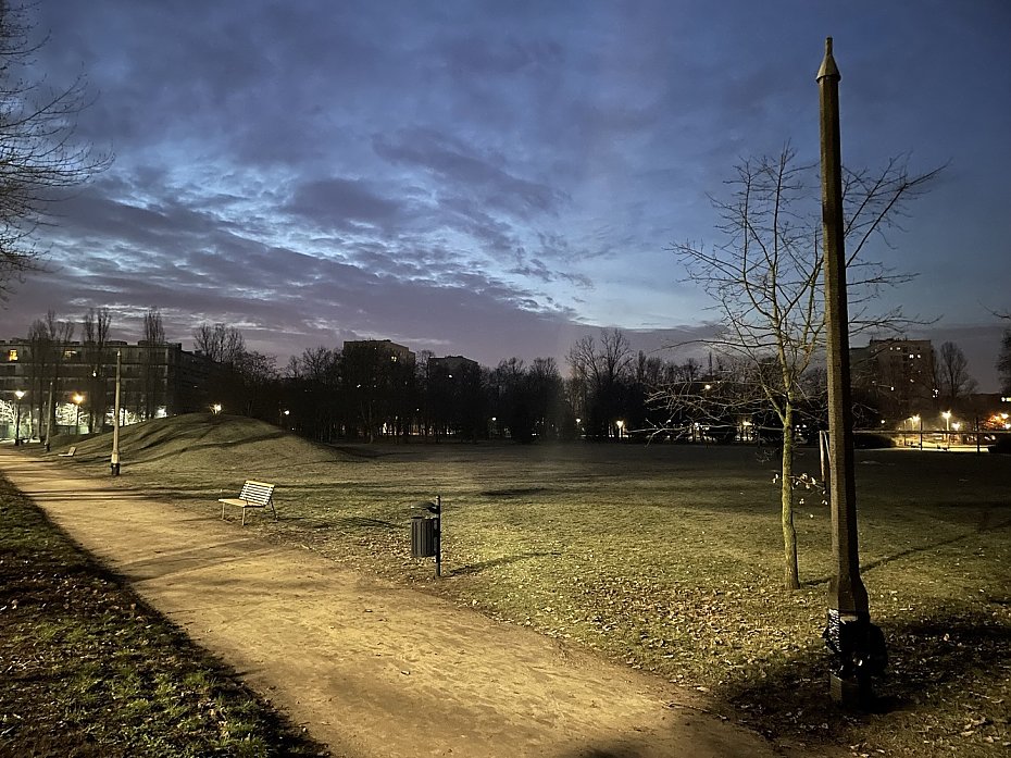 Ciemno�ci w parku na Sadybie. Czy wkr�tce b�dzie lepiej?