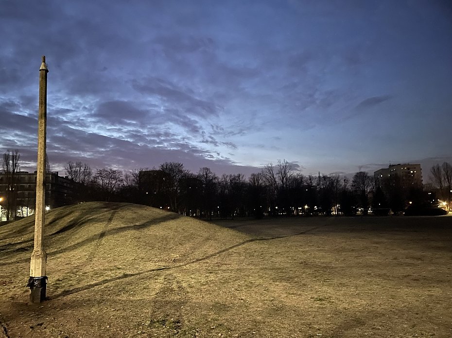 Ciemno�ci w parku na Sadybie. Czy wkr�tce b�dzie lepiej?