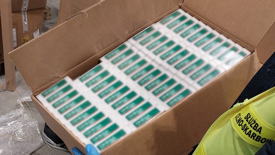 Blisko 4 mln nielegalnych papieros�w z Dubaju. Akcja KAS na Mazowszu