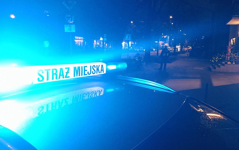 alt='Muran�w: 94-letnia seniorka zgubi�a si�. Stra�nicy zadzwonili do Zenka'