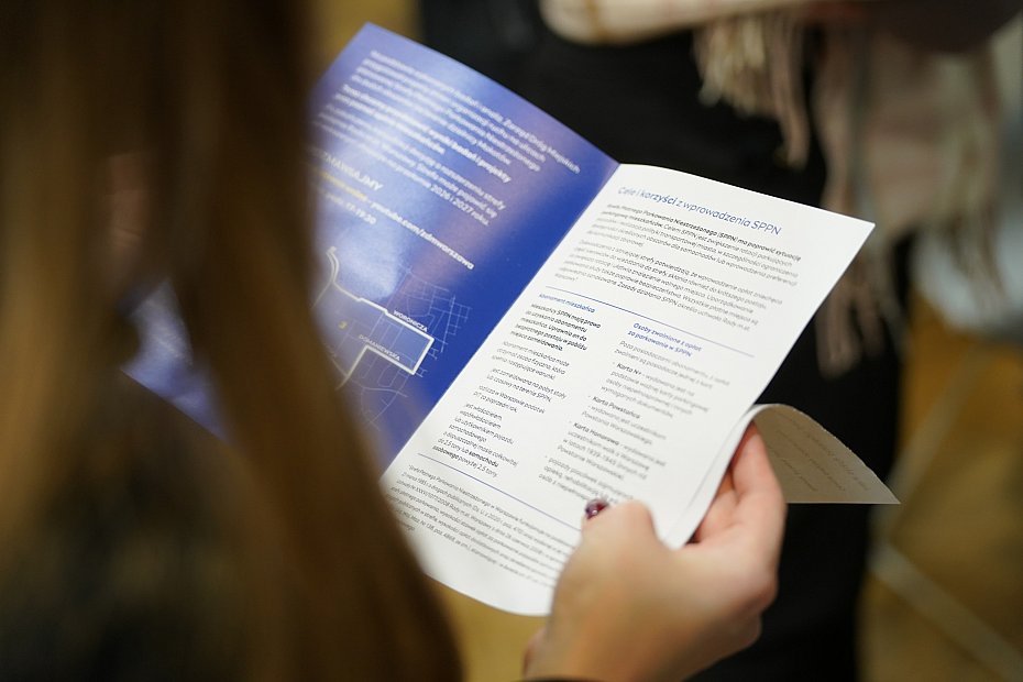 alt='Konsultacje ws. strefy p�atnego parkowania. Blisko 1000 uczestnik�w i 500 uwag'