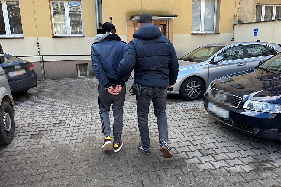 alt='Przyjecha� do komendy po porad�. Okaza�o si�, �e jest pijany'