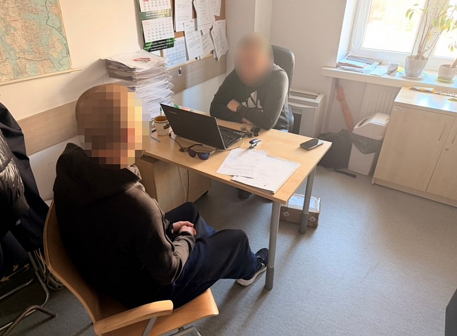 alt='Krad� rowery. Policja zatrzyma�a 25-latka'