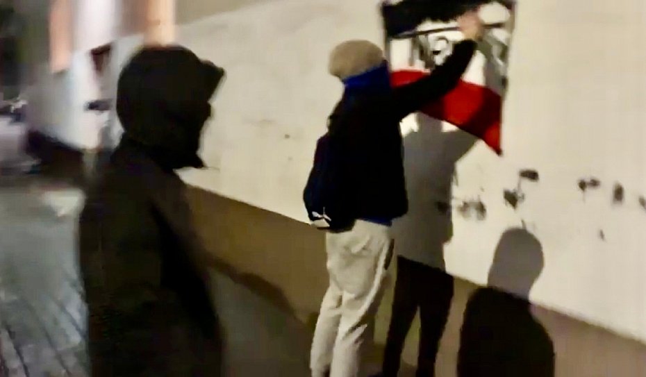 alt='Po po�cigu zatrzymali nastolatk�w za graffiti'