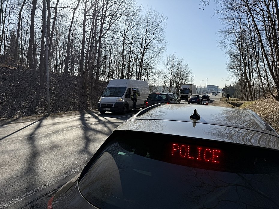 alt='Ponad 2500 kontroli w akcji "trze�wy poranek". Policja zatrzyma�a pijanych kierowc�w'