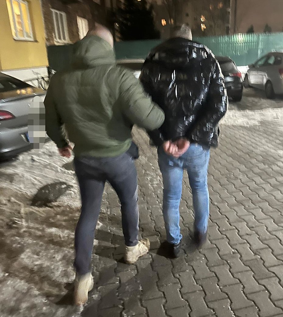 alt='Krad� motocykle z tego samego gara�u. 40-latek zatrzymany przez policj�'