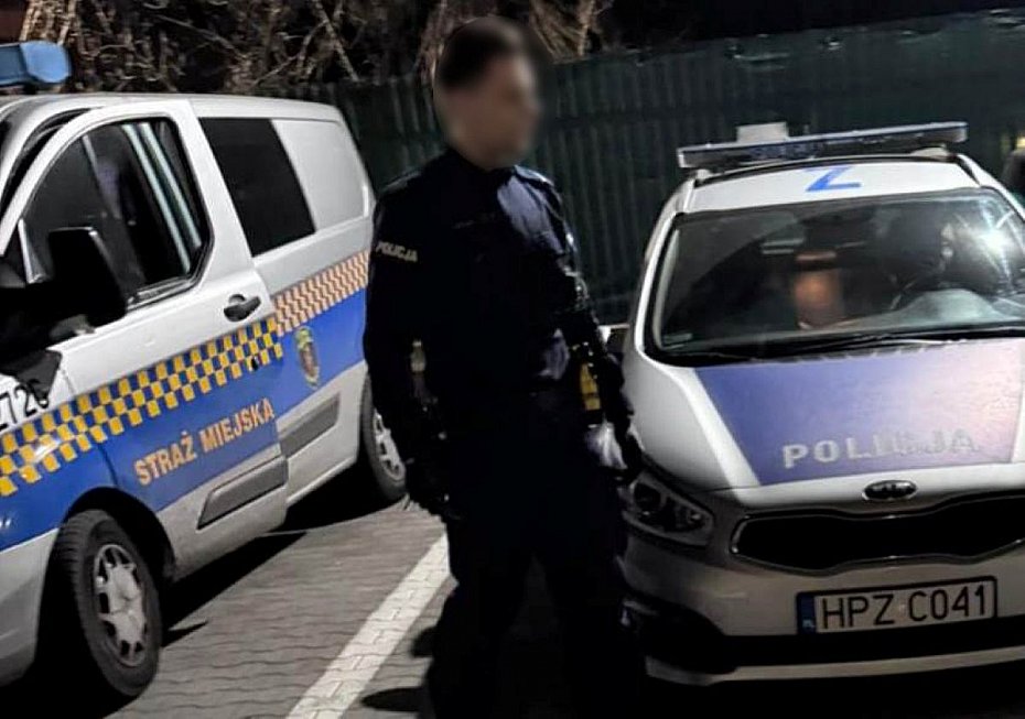 alt='17-latek pijany na ulicy. Stra� miejska odprowadzi�a go do domu'