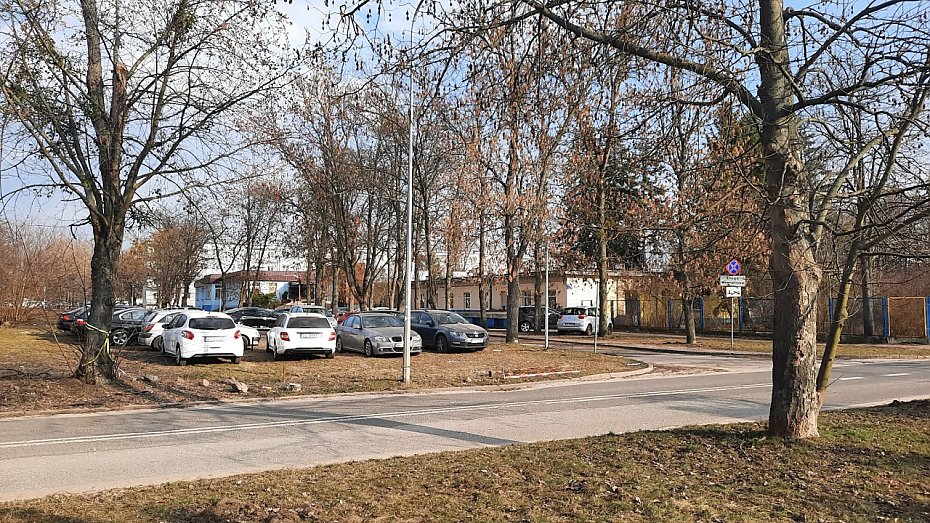 Ulica z ca�kowitym zakazem postoju? "S� przepychanki i awantury"