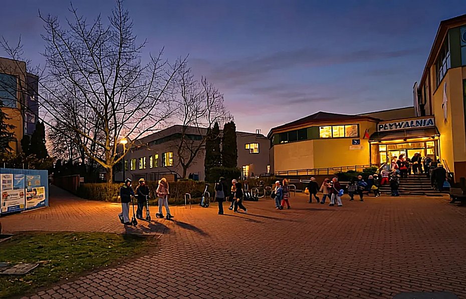 alt='Ciemno przy Pingwinie. B�dzie nieco ja�niej?'