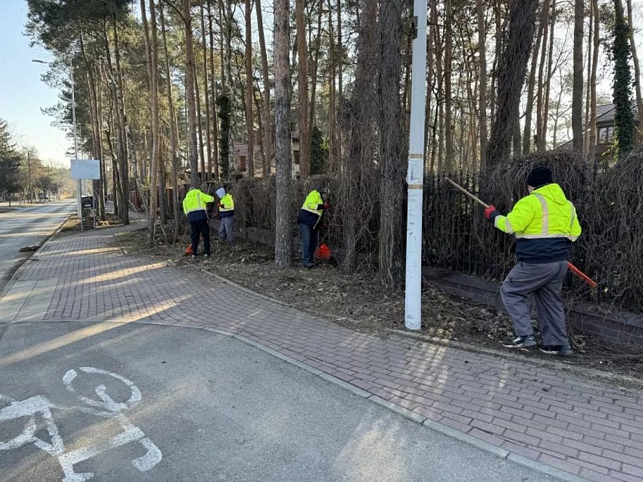 alt='Ruszy�o pozimowe sprz�tanie ulic i chodnik�w'