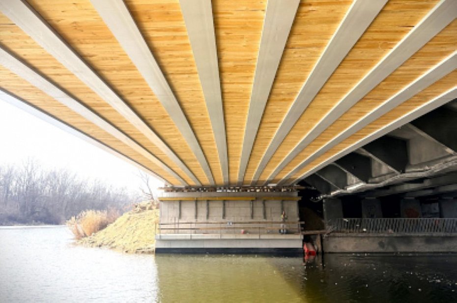 alt='Budowa mostu post�puje. Kolejny etap prac zako�czony'