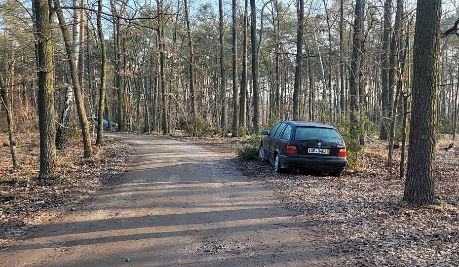 alt='Samoch�d z kluczykami w �rodku pozostawiony w Choszcz�wce'