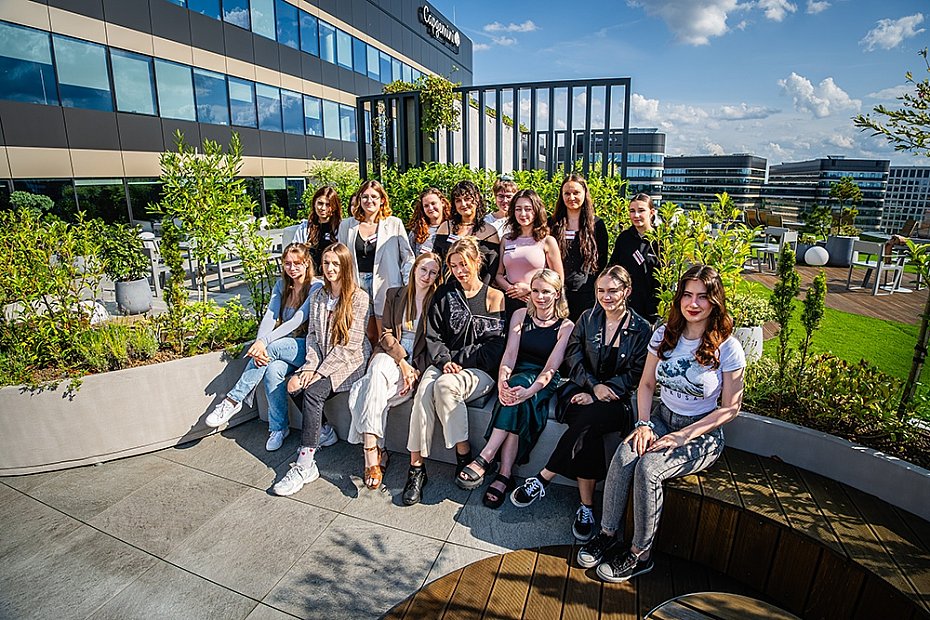 alt='Ruszy�a rekrutacja do Uniwersytetu Sukcesu. Wsparcie dla m�odych kobiet'