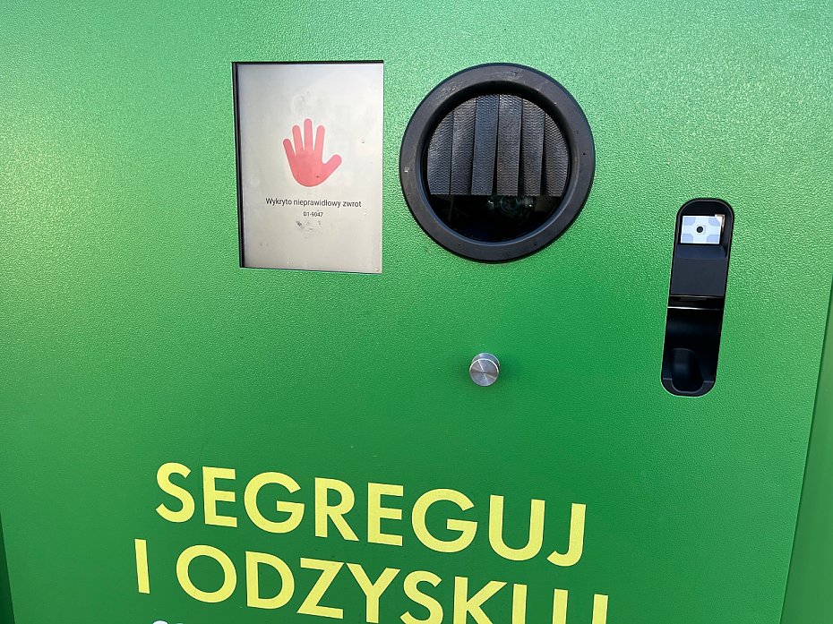 Recyklomaty w Warszawie: odda� butelki? To nie takie proste