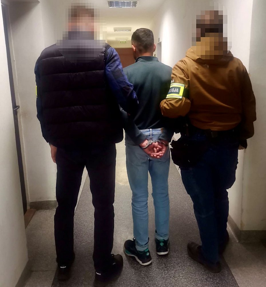 alt='Ucieczka po kolizji i lista przewinie�. Kierowca zatrzymany pod Warszaw�'