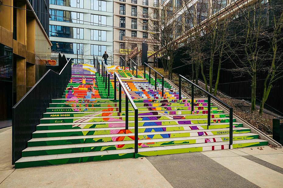 Nowa grafika na schodach Browar�w Warszawskich zapowiada Towarow�22