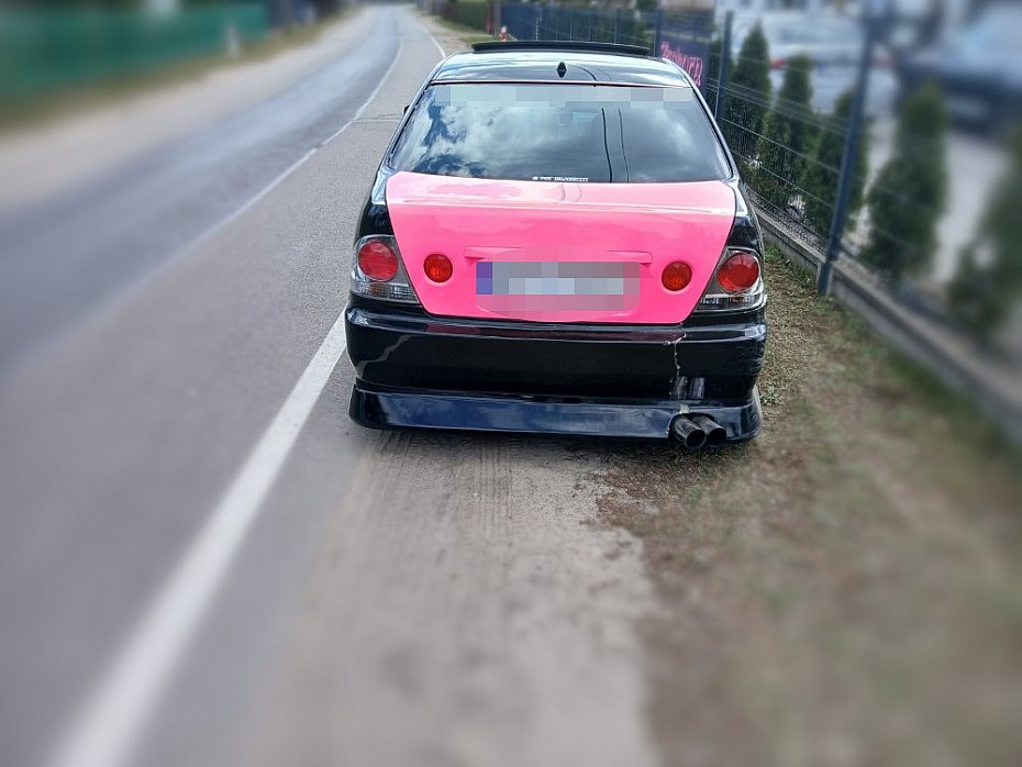 alt='Zlekcewa�y� zakaz jazdy. Dzie� p�niej wr�ci� na drog� i zap�aci� 5 tys. z�'