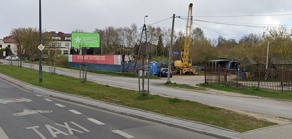 alt='Brak chodnika. Mieszka�cy walcz� o bezpiecze�stwo'