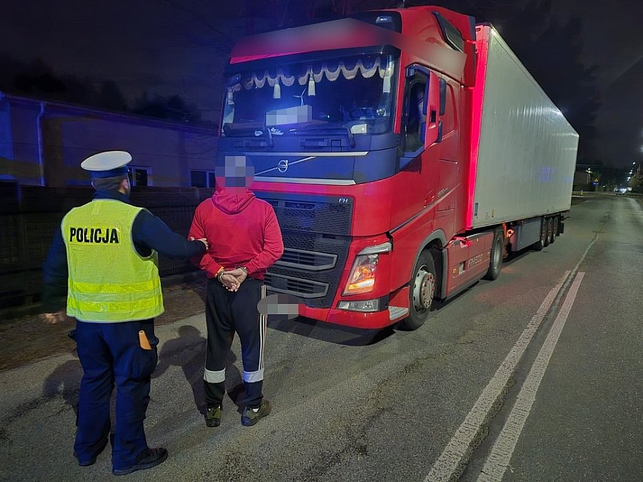 alt='Jecha� ci�ar�wk� pod wp�ywem marihuany.'