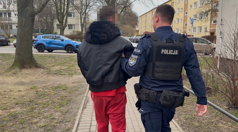 alt='Grozi� wysadzeniem budynku. Trafi� do aresztu'