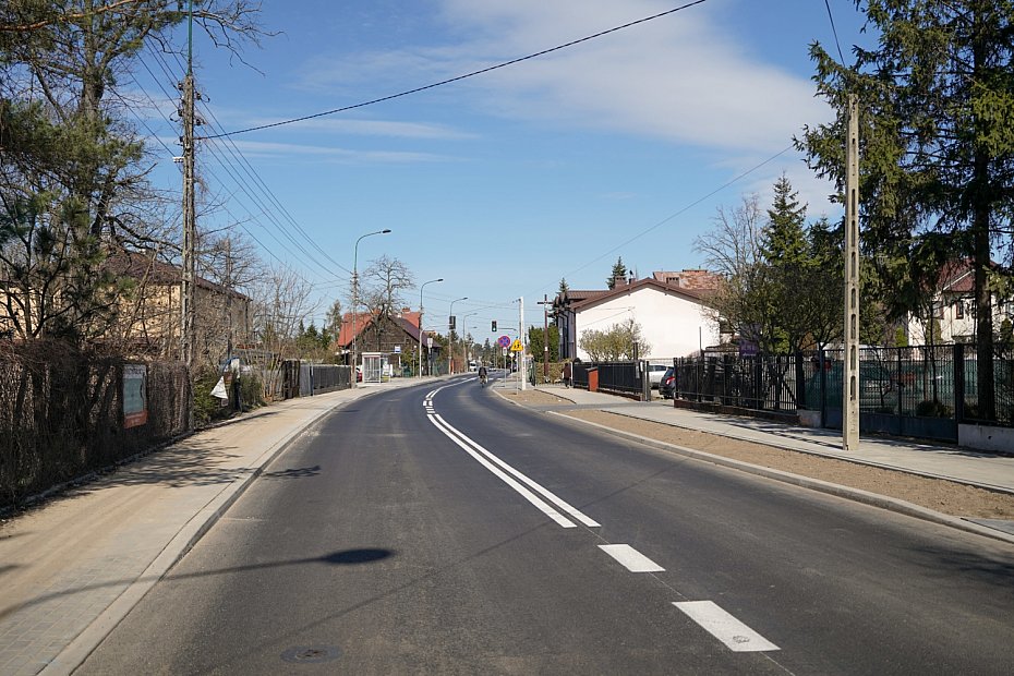 alt='Ulica Paderewskiego w Rembertowie po zmianach. Nowa infrastruktura i wi�ksze bezpiecze�stwo'