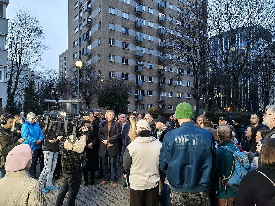 alt='Dwa bloki zamiast zieleni na Woli? Mieszka�cy protestuj�'