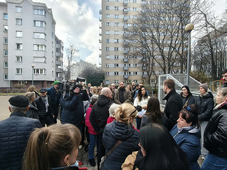 Dwa bloki zamiast zieleni na Woli? Mieszka�cy protestuj�